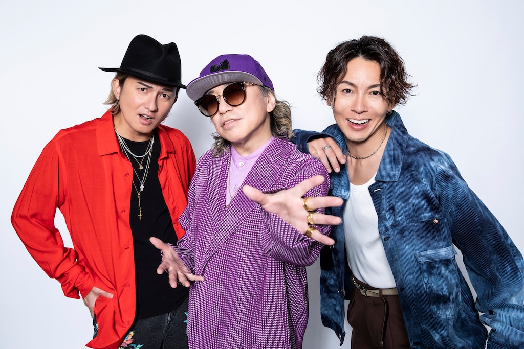 デビュー30周年を迎えるm.c.A・TをISSA (DA PUMP)と屋良朝幸が祝福！
「ごきげんだぜっ!」を奇跡の3人でコラボした記念盤シングルのジャケット・法人別購入特典解禁！
