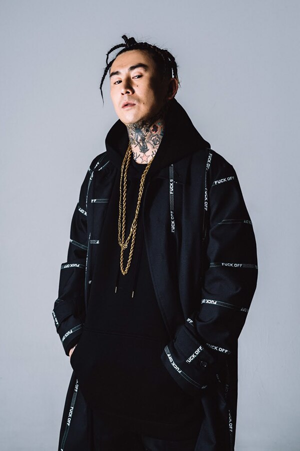 ラッパー Anarchy アナーキー 話題の 13 000 税込 数量限定ニューアルバム The King より Loca Feat Awich をアルバム発売に先駆け各音楽配信サイトにて先行配信開始 Avex Promotion Design エイベックスのprサービス エイベックス プロモーション