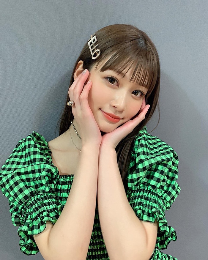 Amazon.co.jp: 生見愛瑠1st写真集 はじまり。 : 生見 愛瑠: 本
