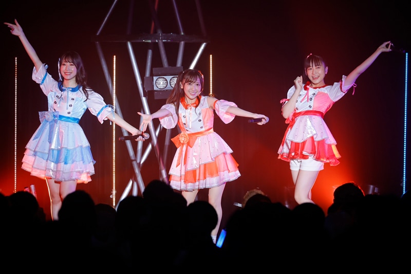 【昼夜セット】Run Girls, Run! FINAL LIVE タペストリー NEWS｜Run Girls, Run！公式サイト