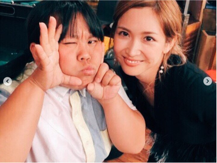 紗栄子 初の芸人友だち まいあんつ 2ショットを披露 Avex Promotion Design エイベックスのprサービス エイベックス プロモーション デザイン